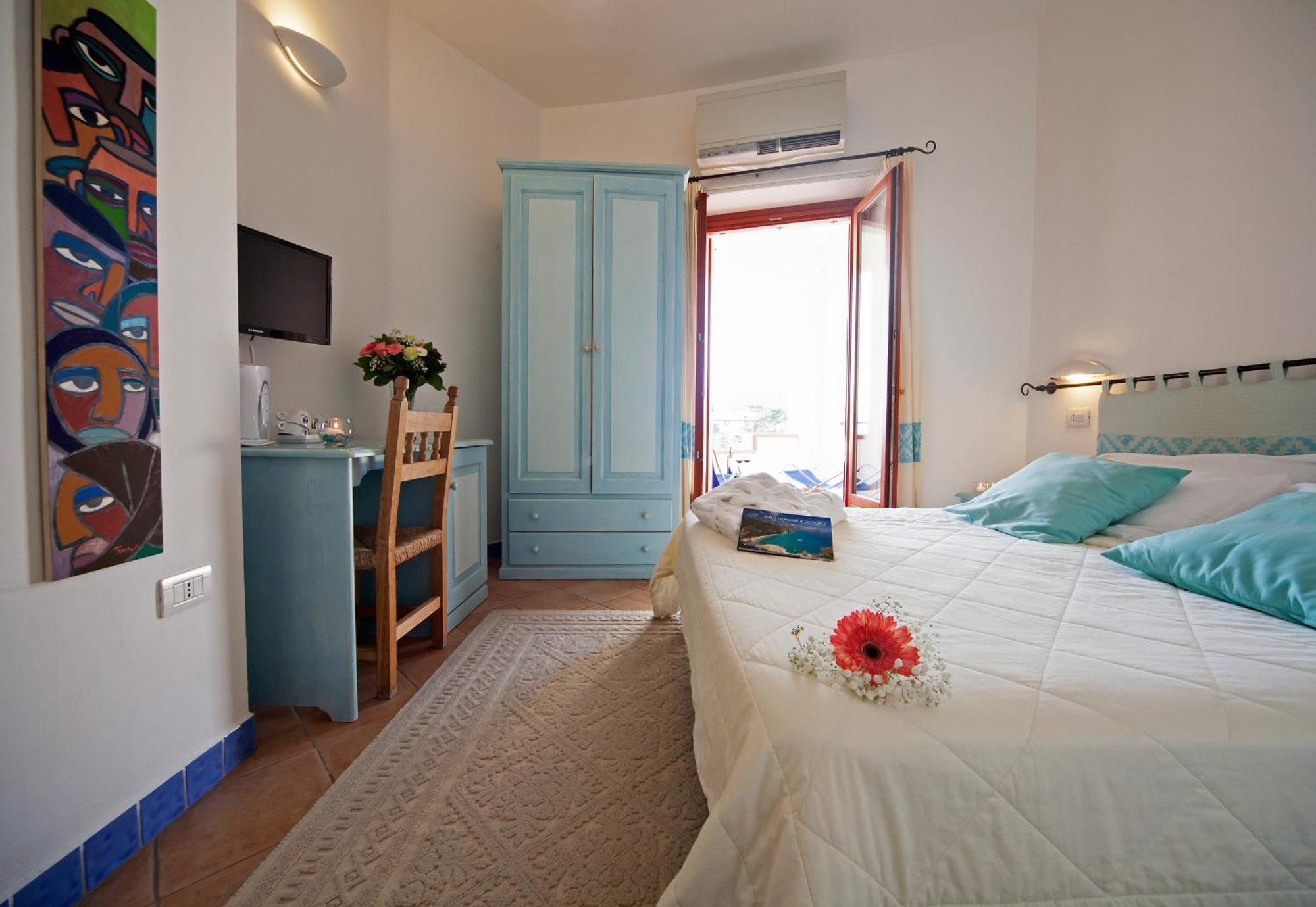 Bue Marino Hotel & Roof Lounge Cala Gonone Bagian luar foto