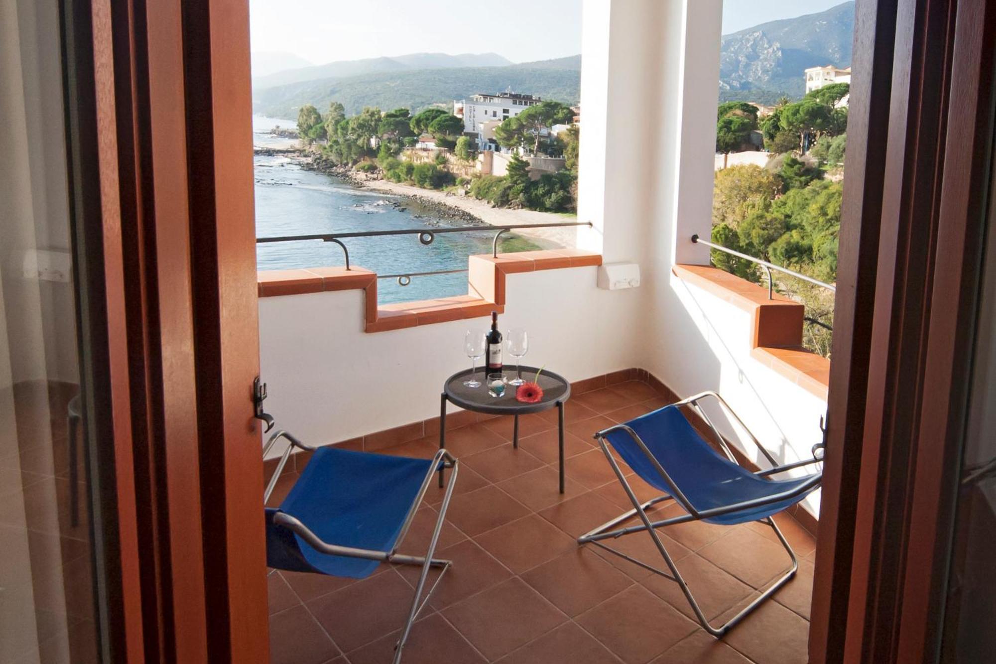 Bue Marino Hotel & Roof Lounge Cala Gonone Bagian luar foto
