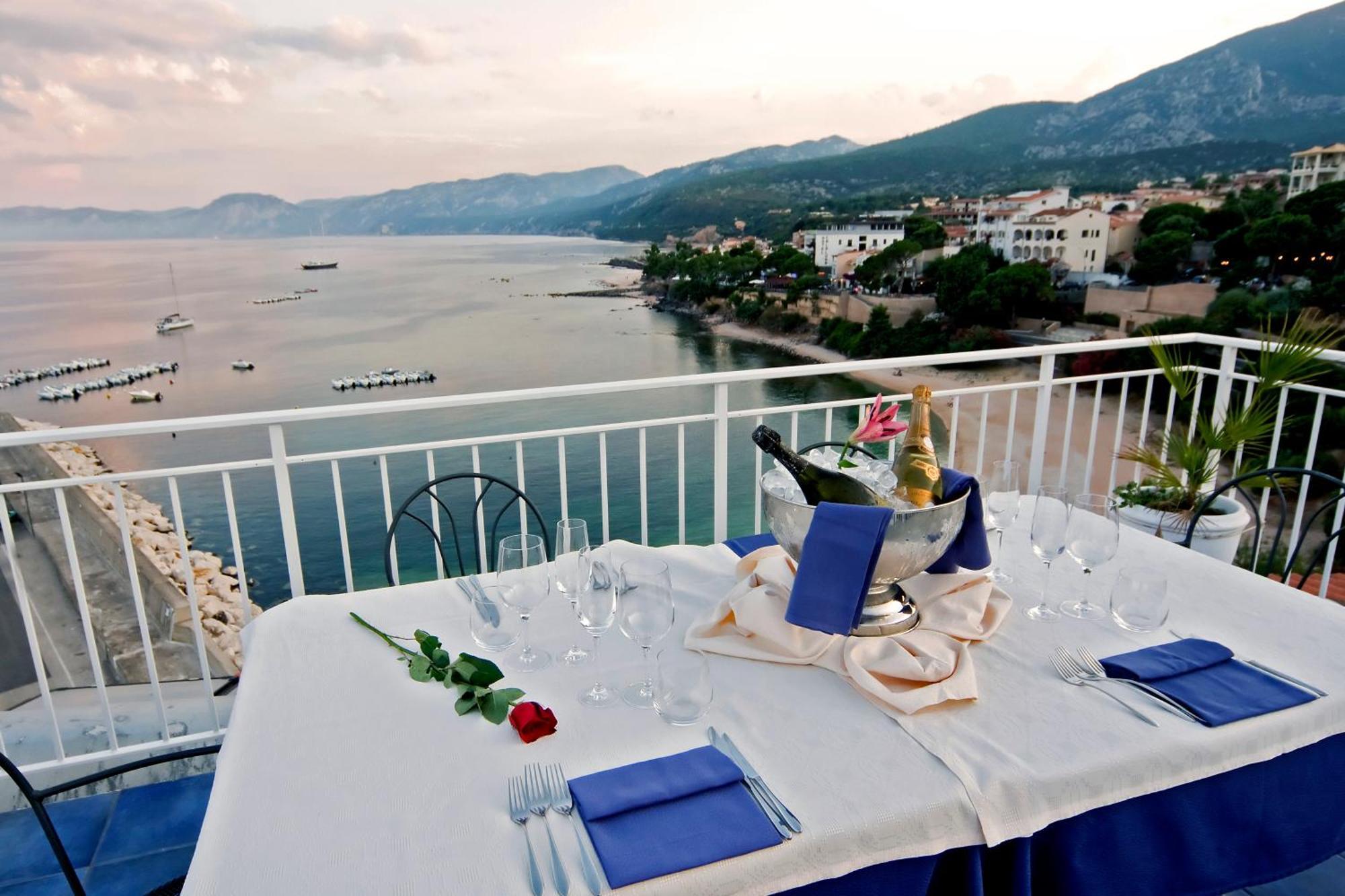 Bue Marino Hotel & Roof Lounge Cala Gonone Bagian luar foto