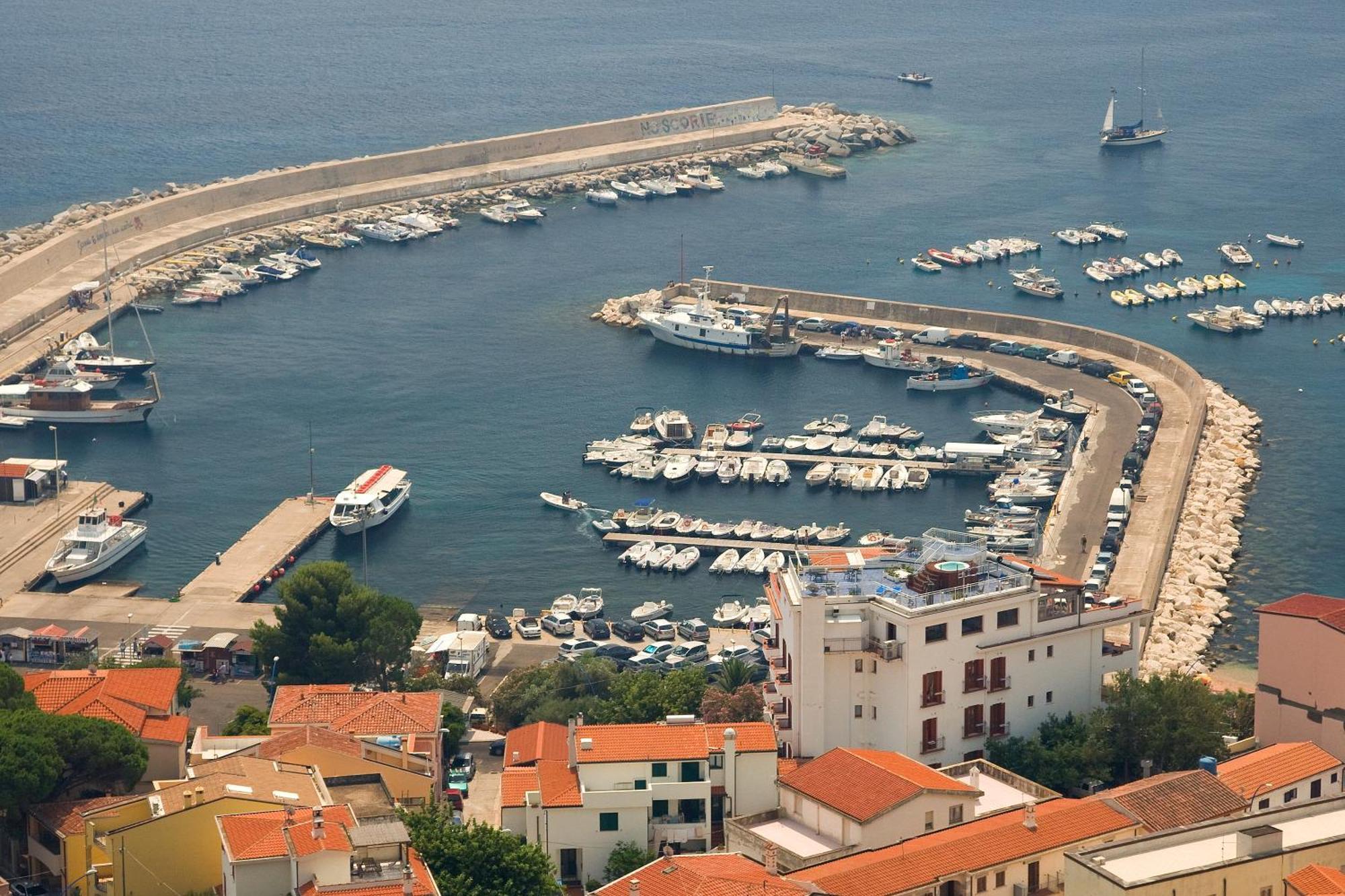 Bue Marino Hotel & Roof Lounge Cala Gonone Bagian luar foto