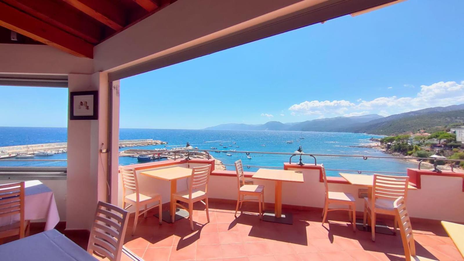 Bue Marino Hotel & Roof Lounge Cala Gonone Bagian luar foto